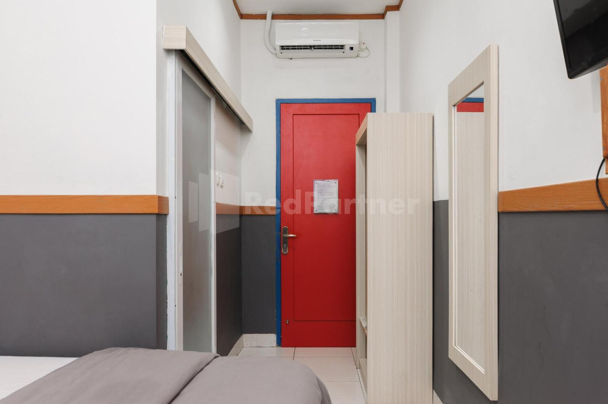 Ian Hotel Jaksa Mitra Reddoorz จาการ์ตา ภายนอก รูปภาพ
