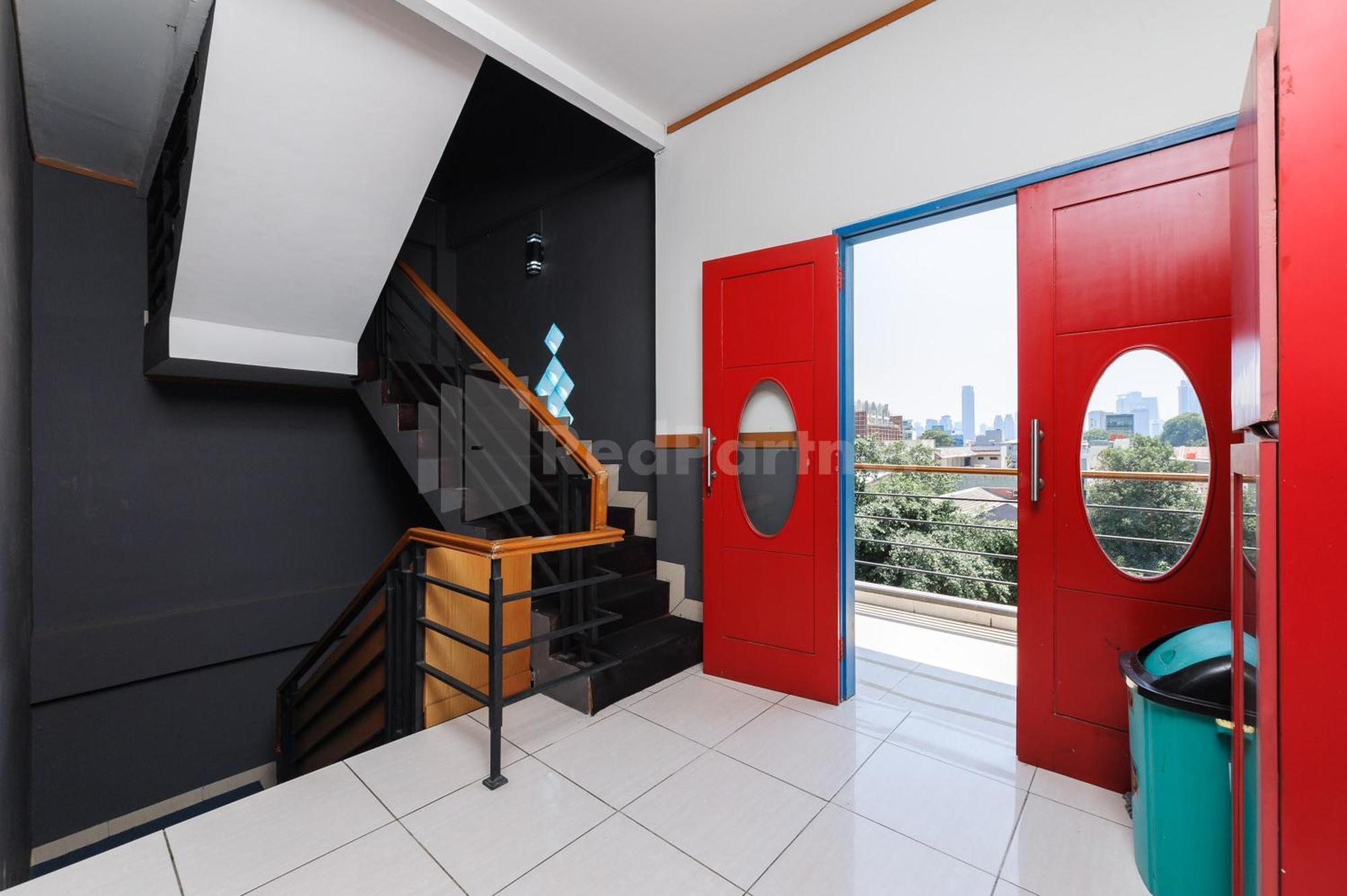 Ian Hotel Jaksa Mitra Reddoorz จาการ์ตา ภายนอก รูปภาพ
